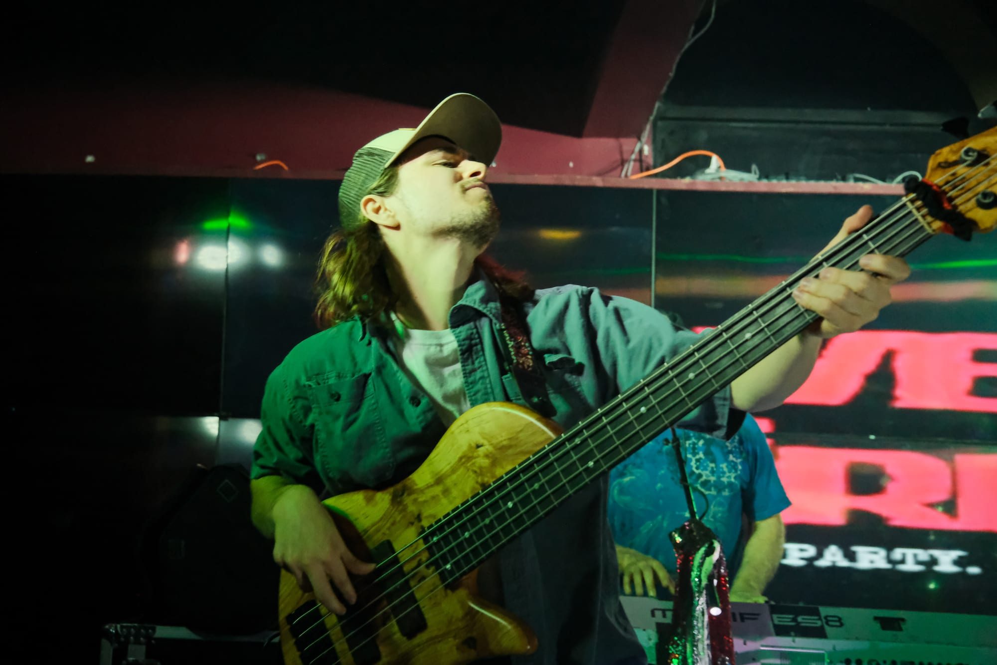Love Tribe — Hangout Bar — photograph 13