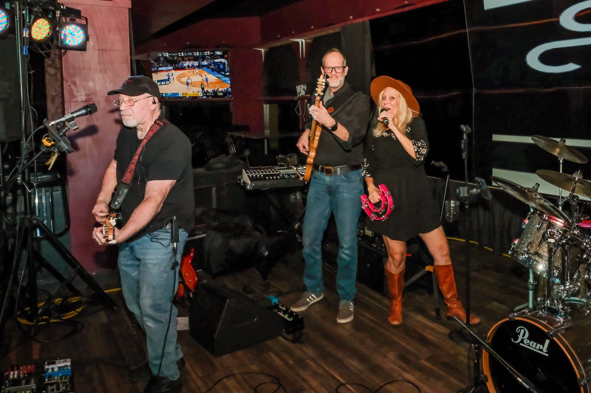 Faster Than Boys — Hangout Bar — photograph 2