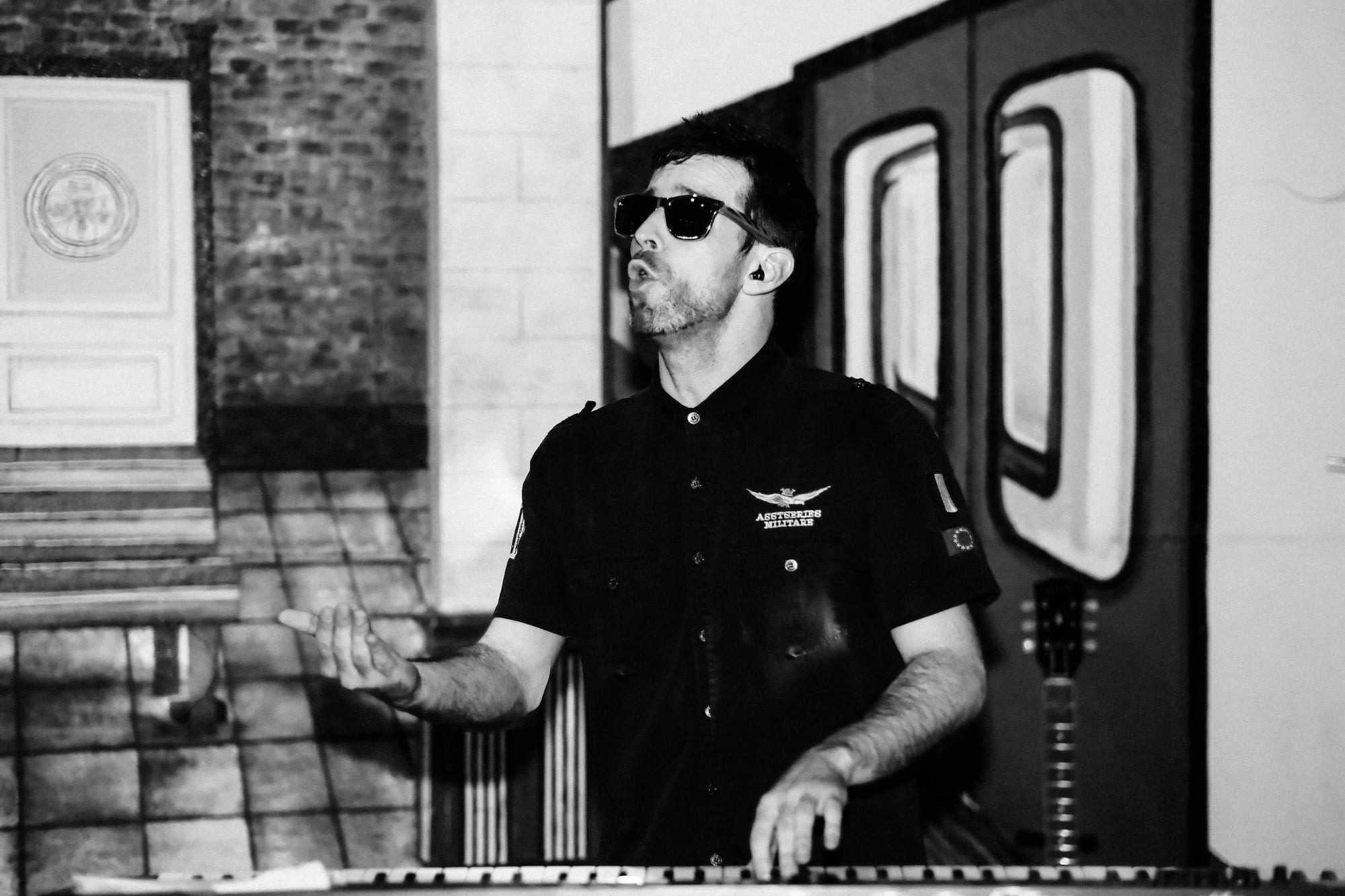 Police and Thieves — Fortnight — photograph 9