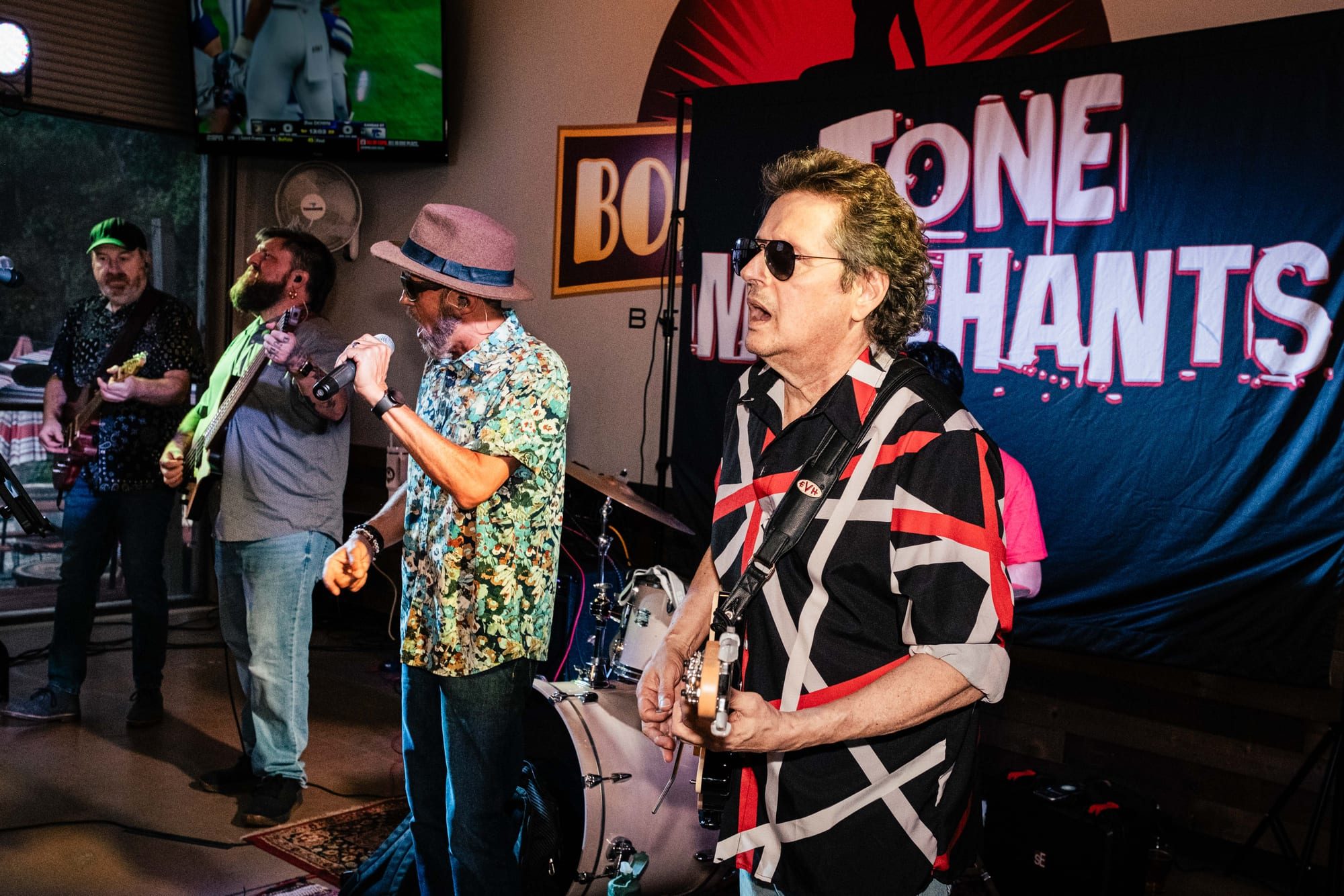 Tone Merchants — Bombshell — photograph 3