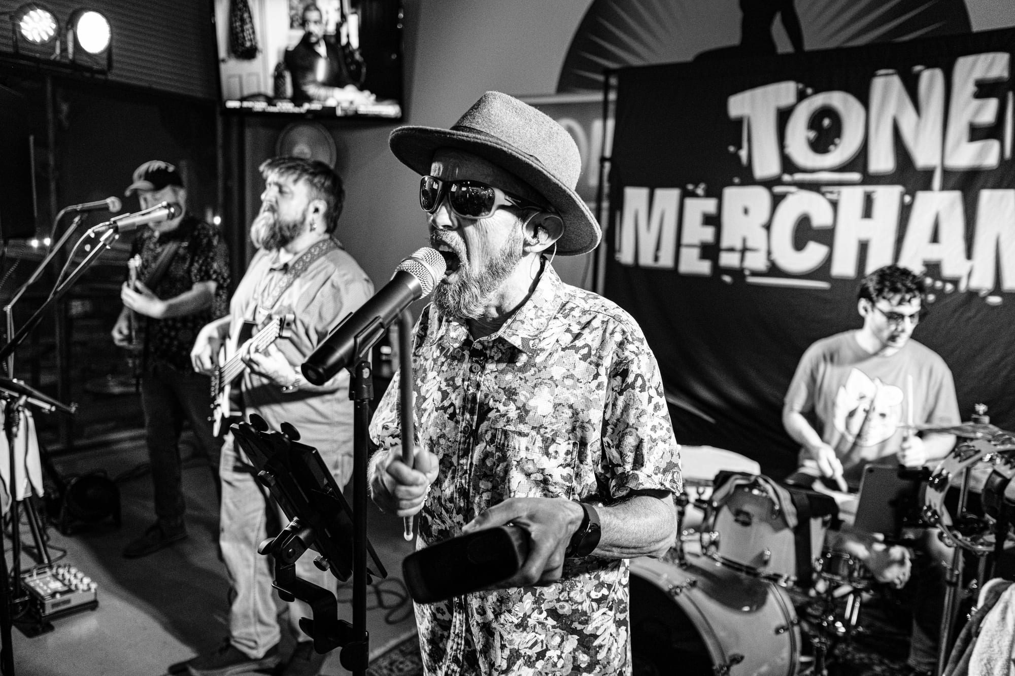 Tone Merchants — Bombshell — photograph 13