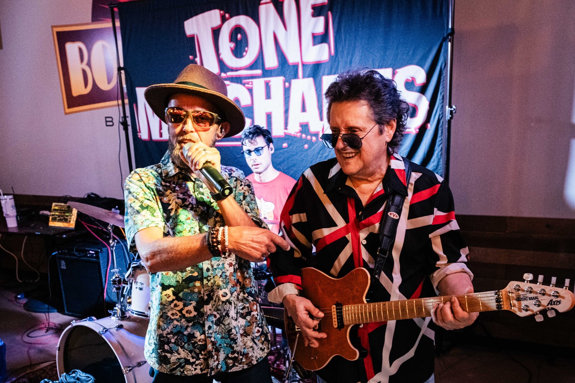 Tone Merchants — Bombshell — photograph 15