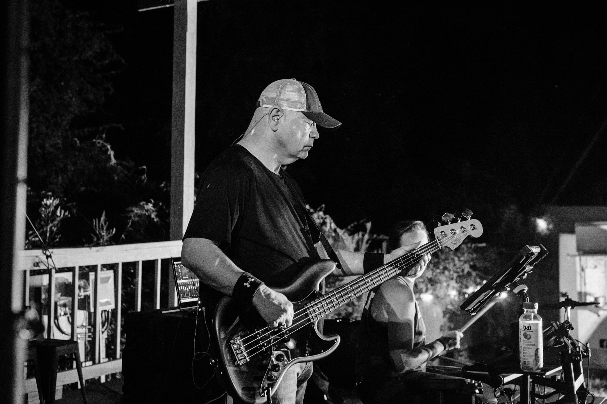 2Digh4 — Backyard Bar — photograph 4