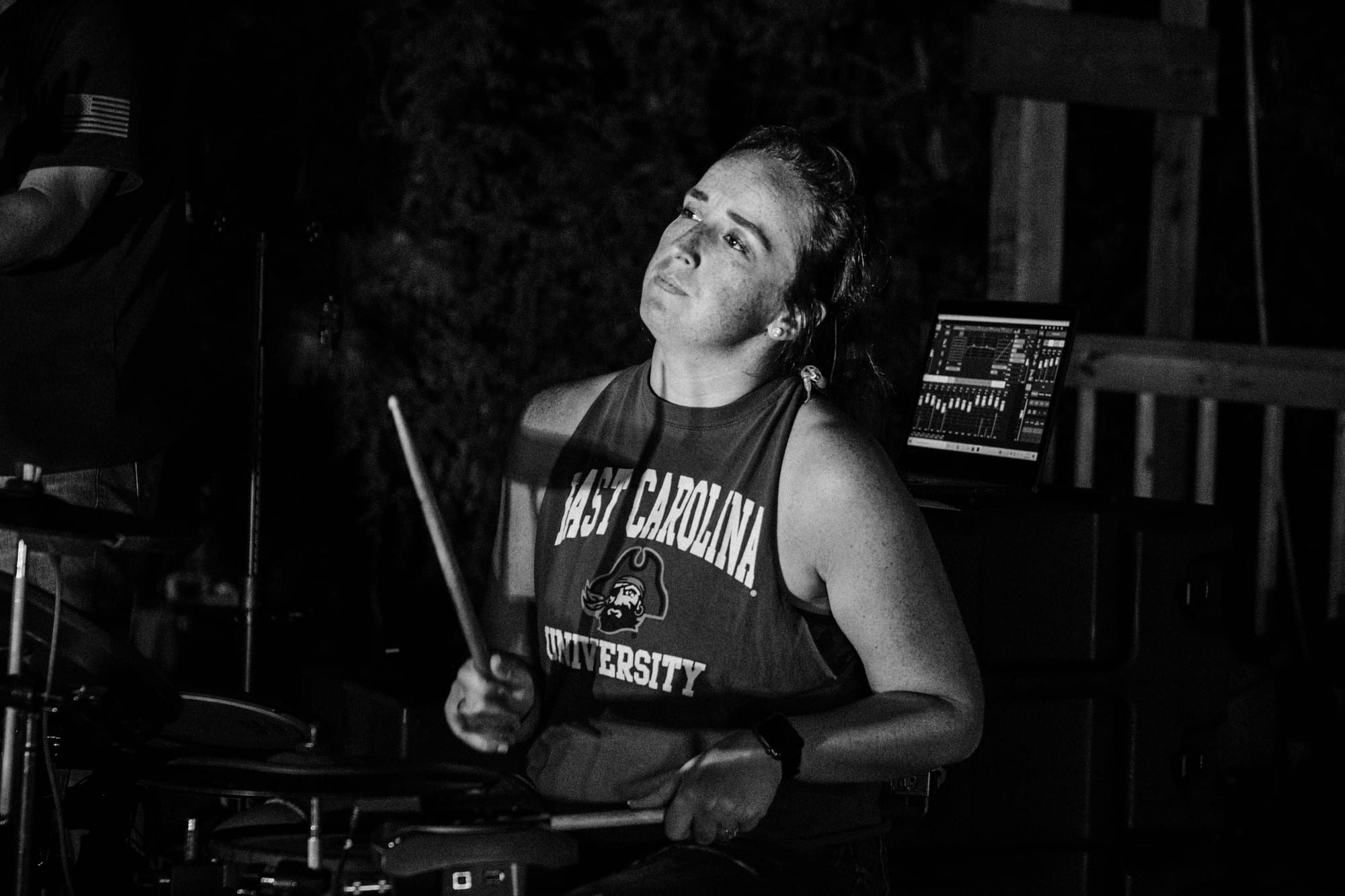 2Digh4 — Backyard Bar — photograph 5
