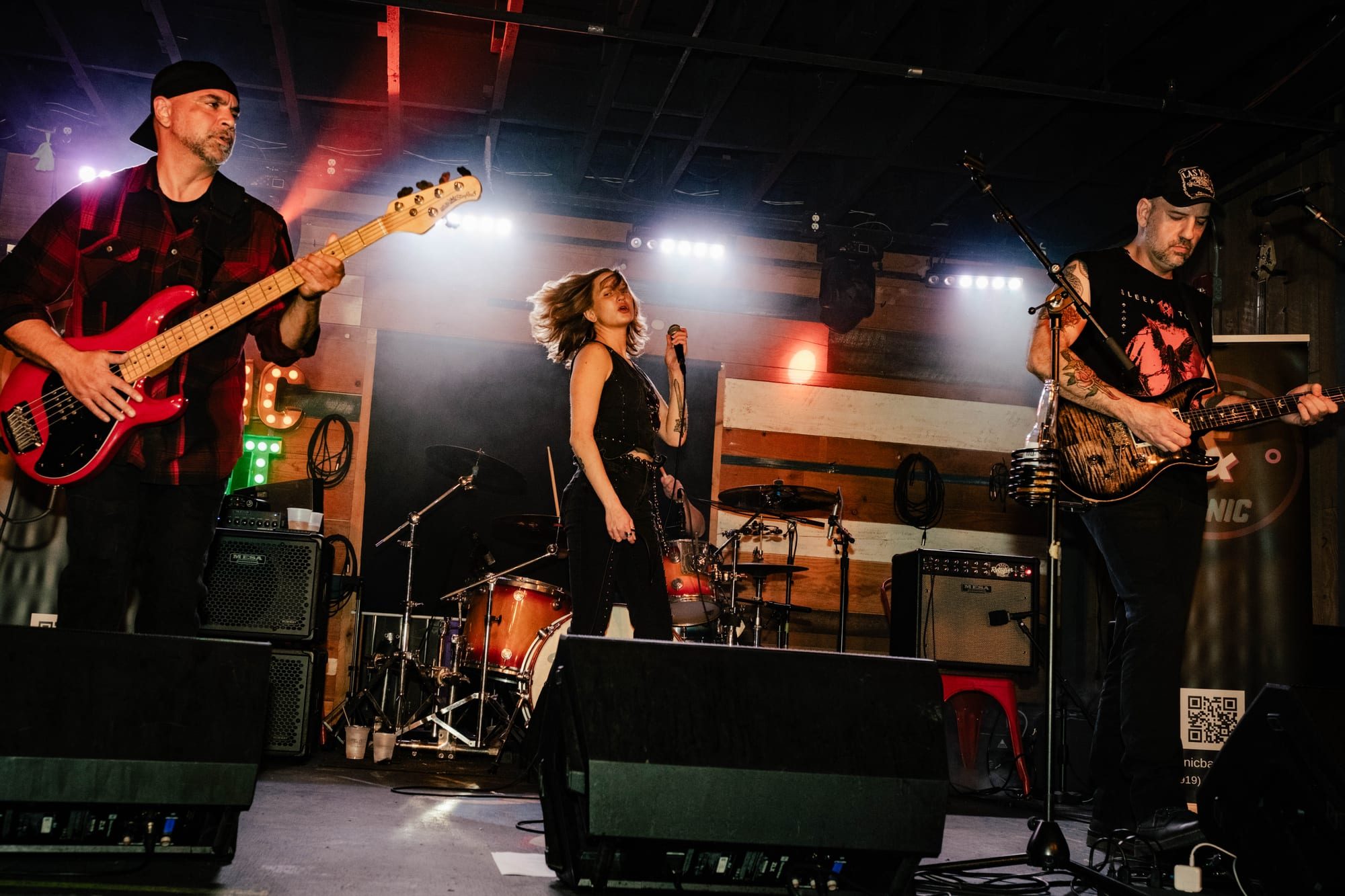 Jane and Tonic — Tin Roof — photograph 6