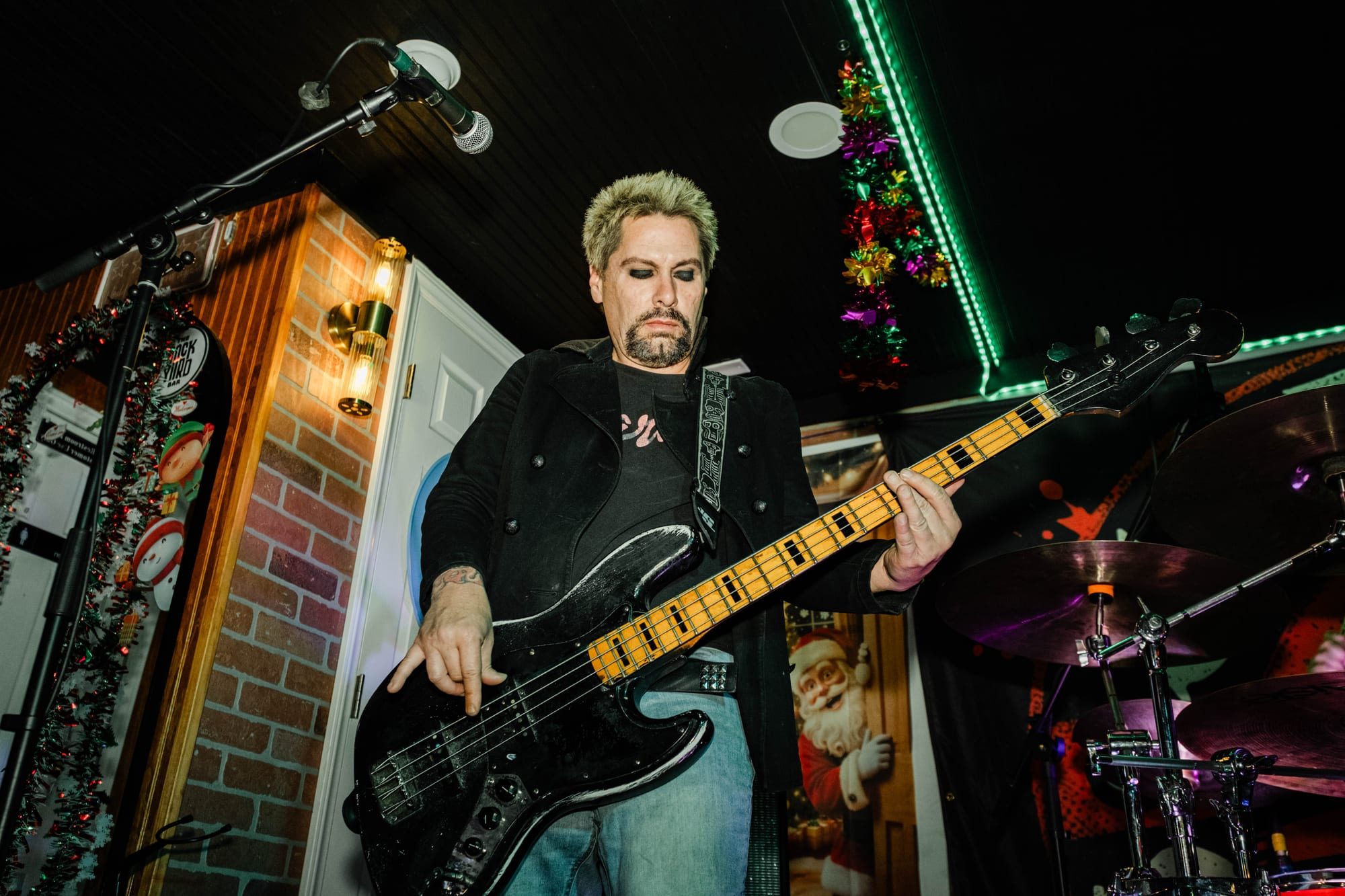 Sound of Scarlet — Backyard Bar — photograph 8