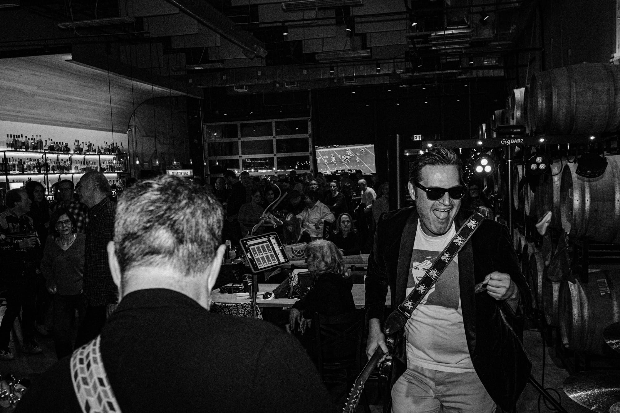 Police and Thieves — Fortnight — photograph 4