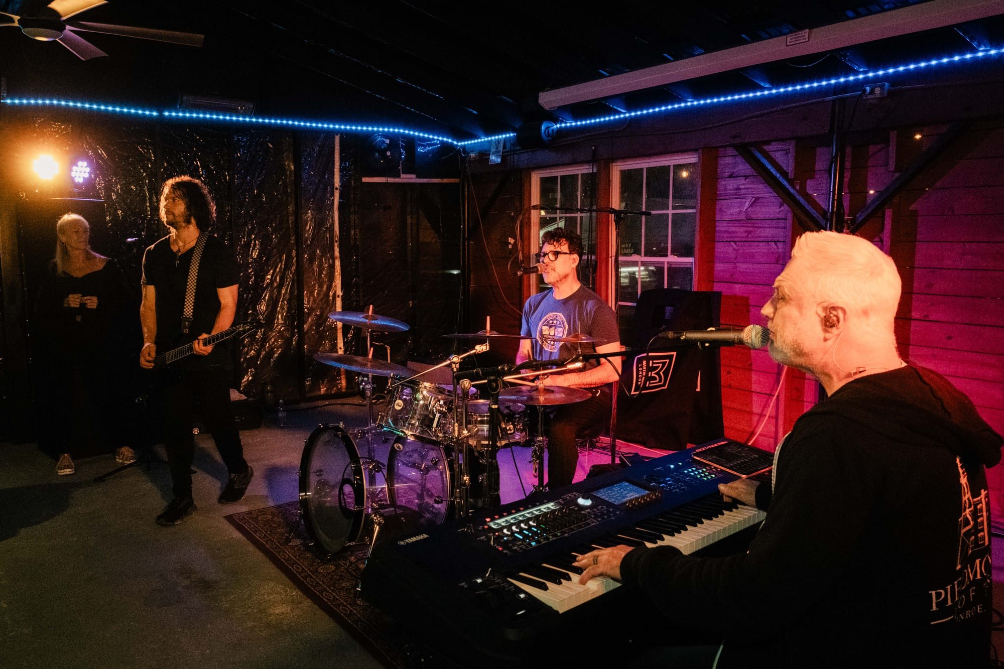 Magic Pipers — Backyard Bar — photograph 9