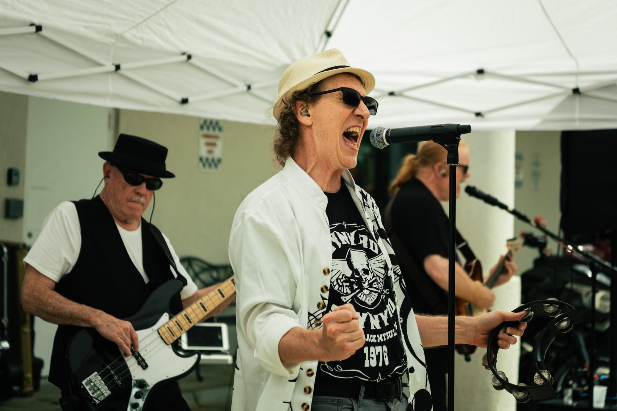 Electric Carnival — Tobacco Road — photograph 2