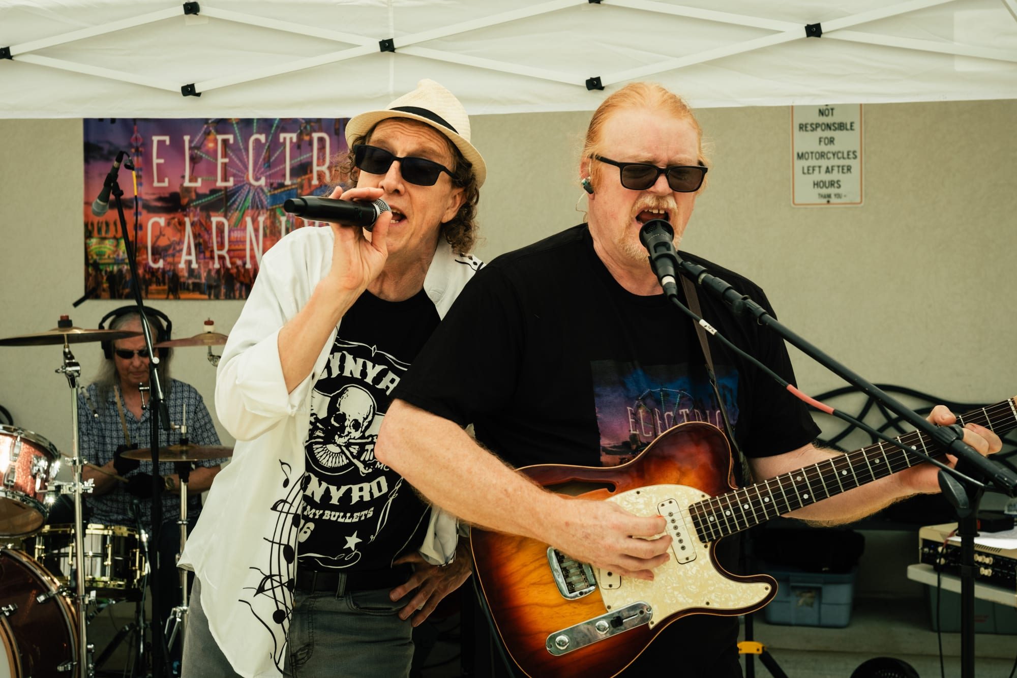 Electric Carnival — Tobacco Road — photograph 8