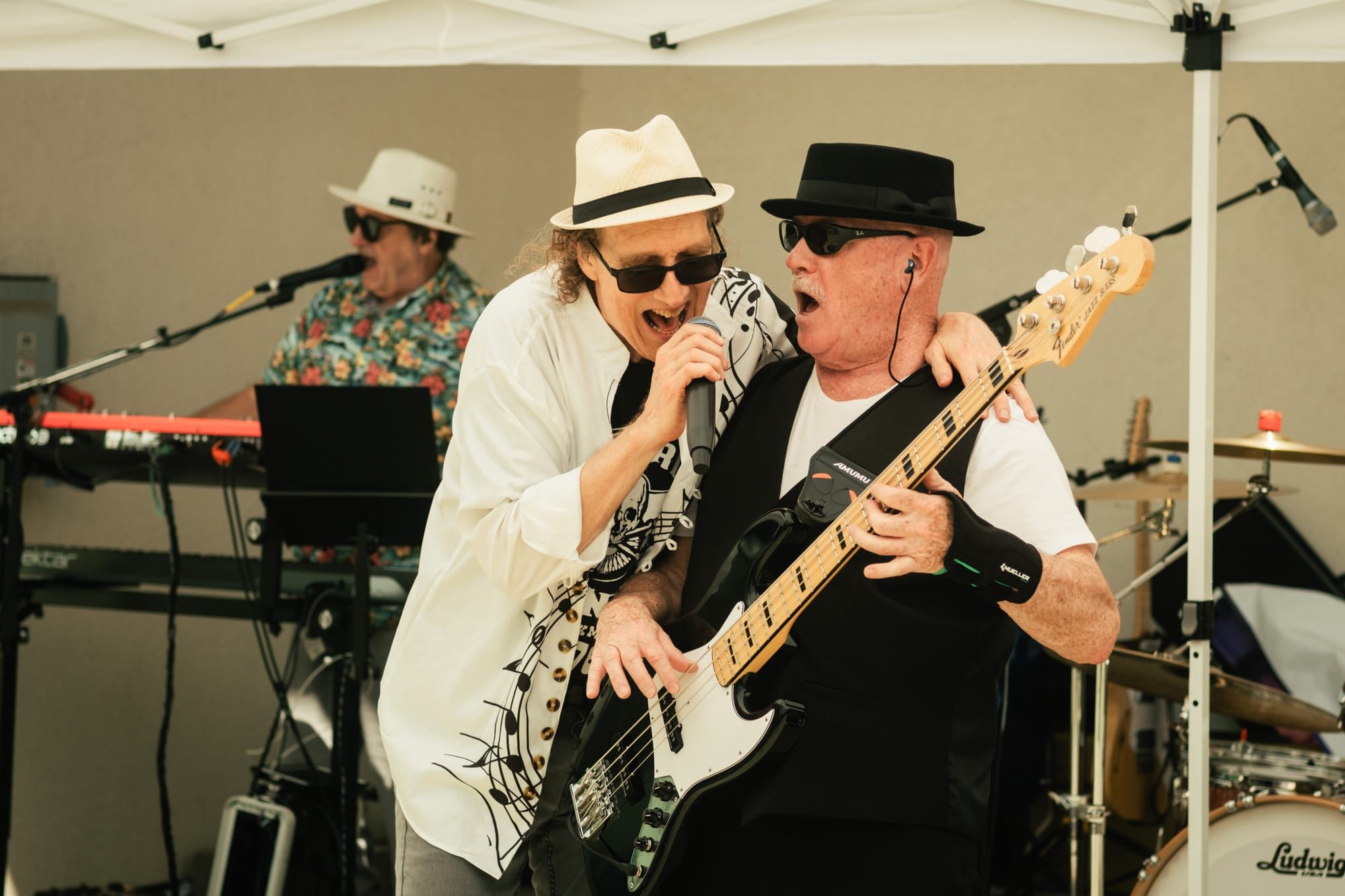 Electric Carnival — Tobacco Road — photograph 11
