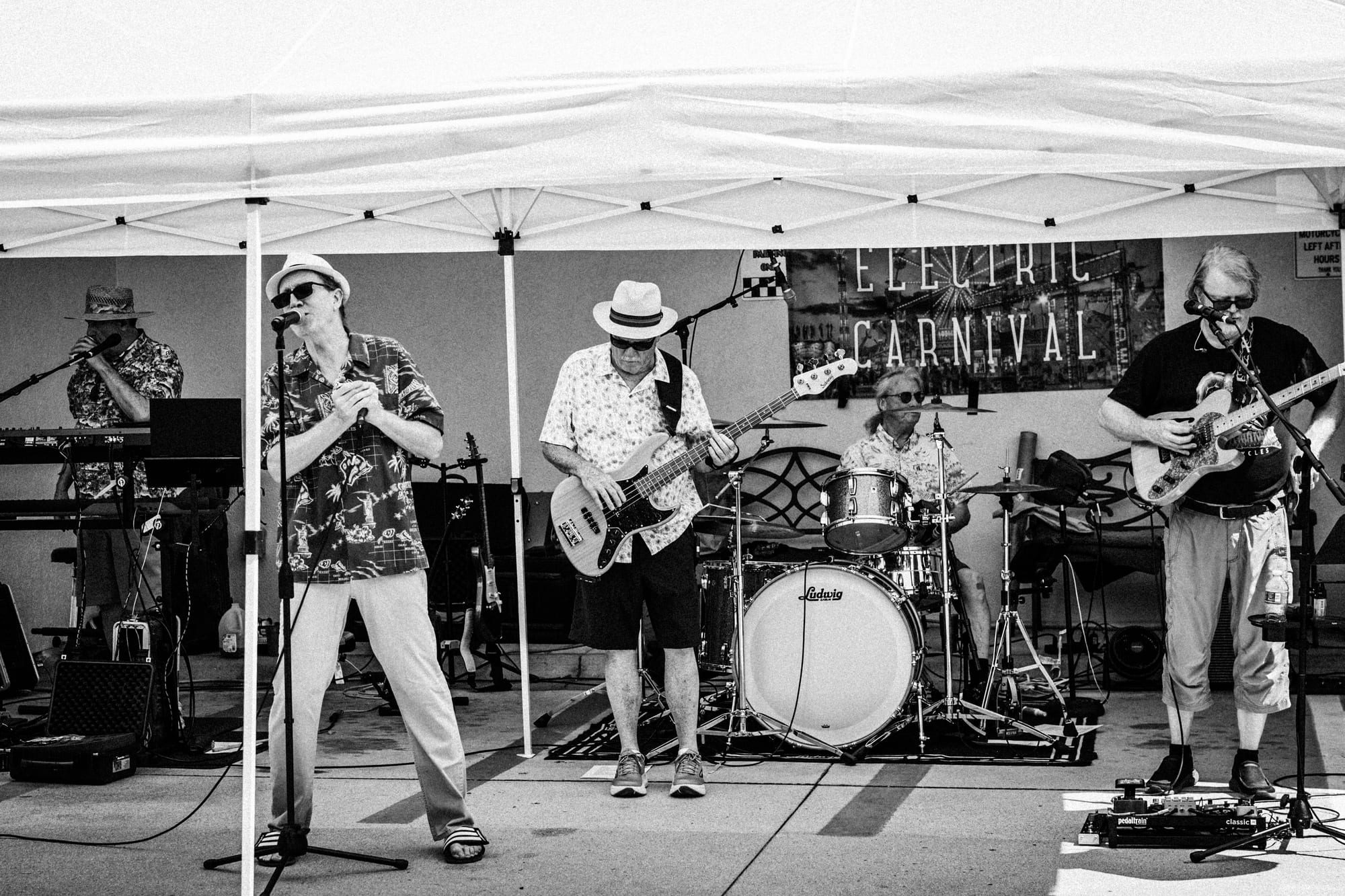 Electric Carnival — Tobacco Road H-D — photograph 1