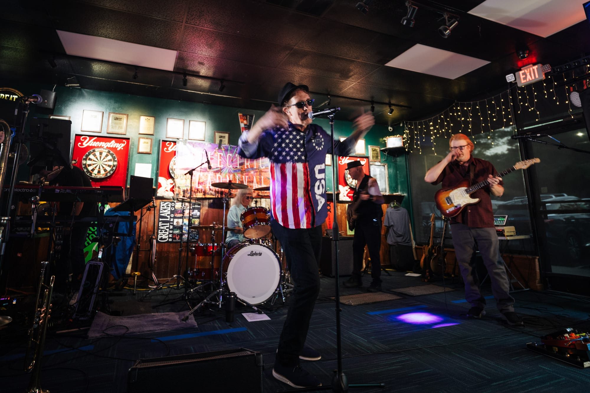Electric Carnival — Mac's Tavern — photograph 1
