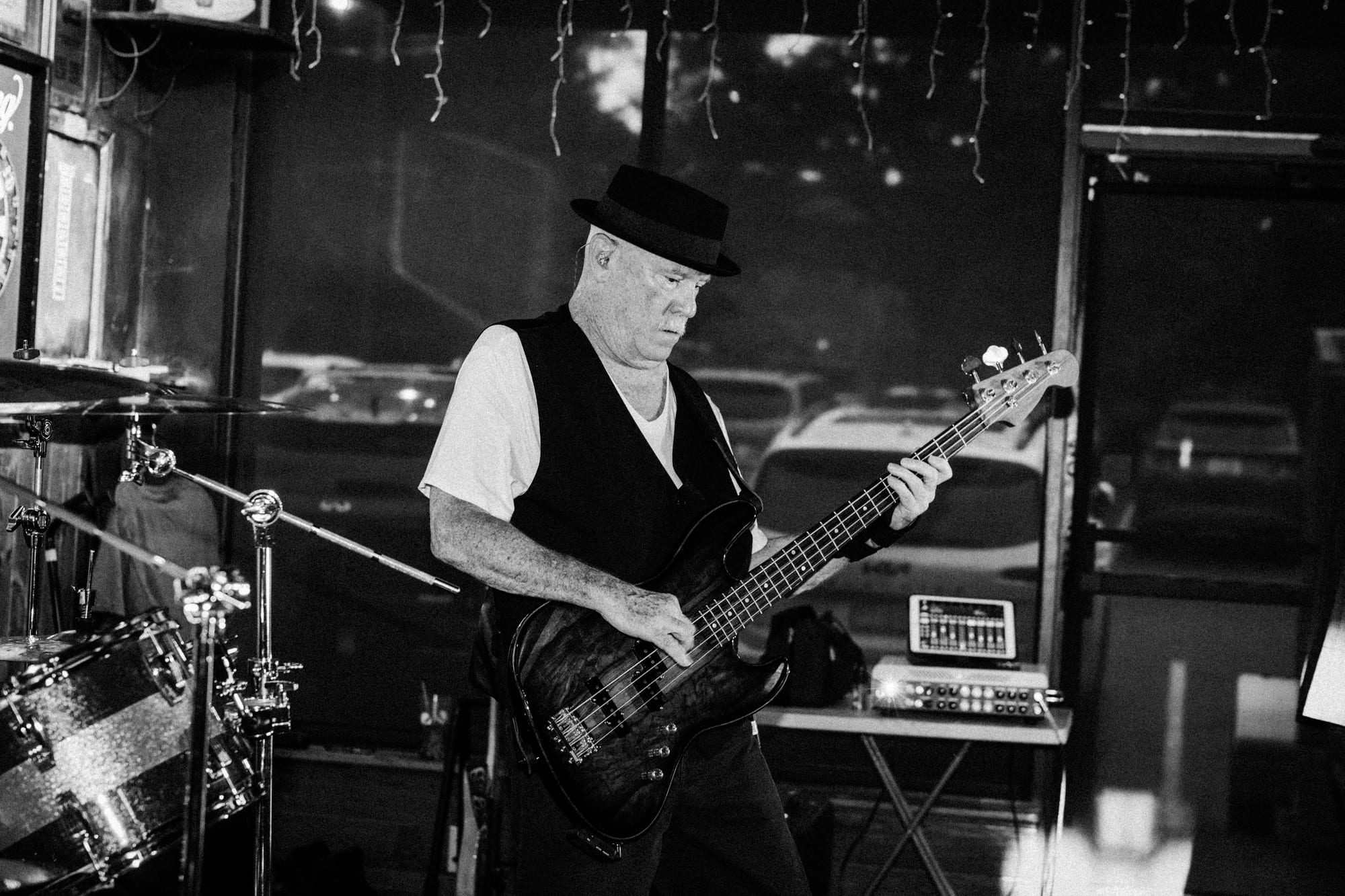Electric Carnival — Mac's Tavern — photograph 4