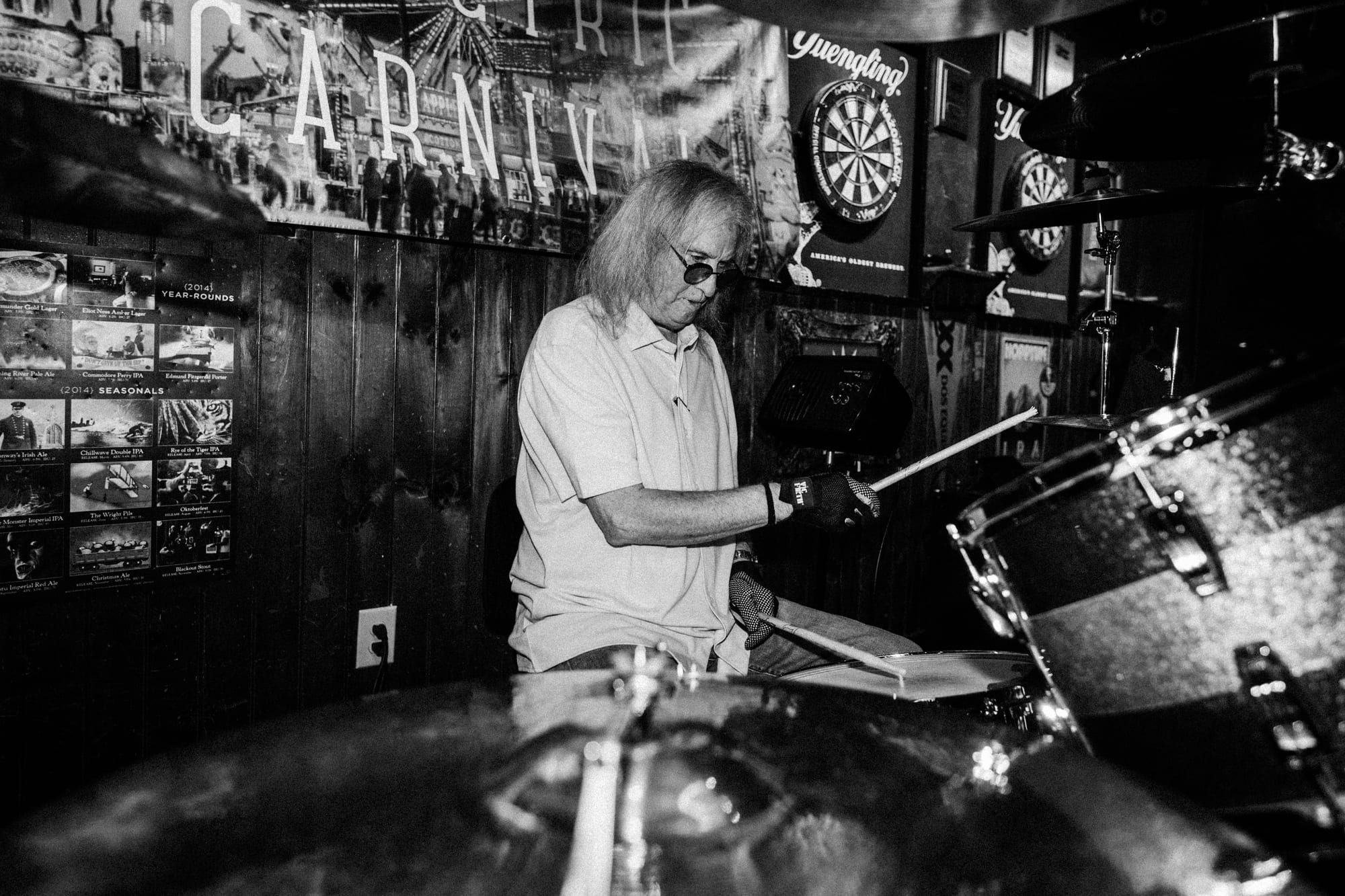 Electric Carnival — Mac's Tavern — photograph 6