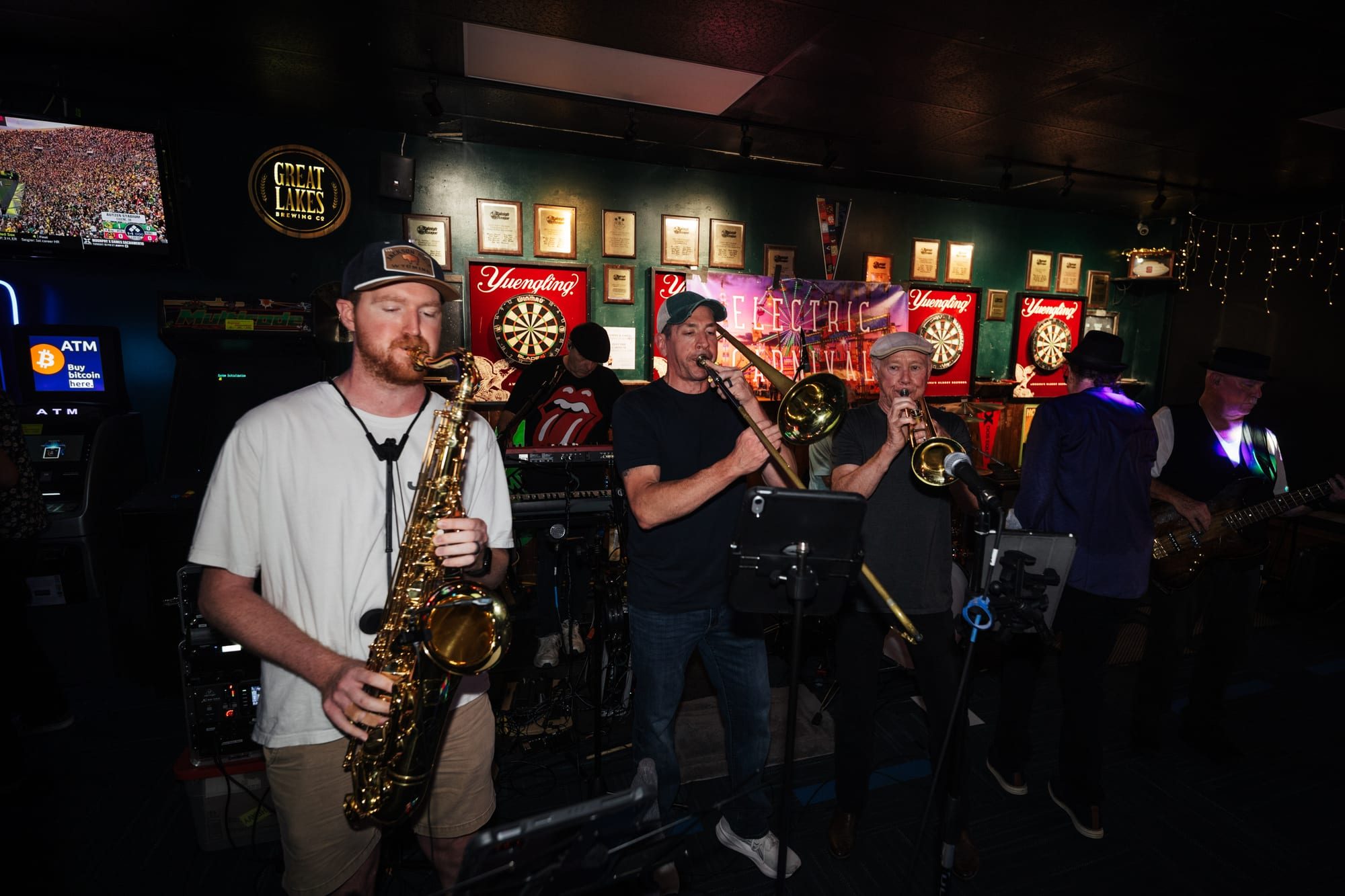 Electric Carnival — Mac's Tavern — photograph 13