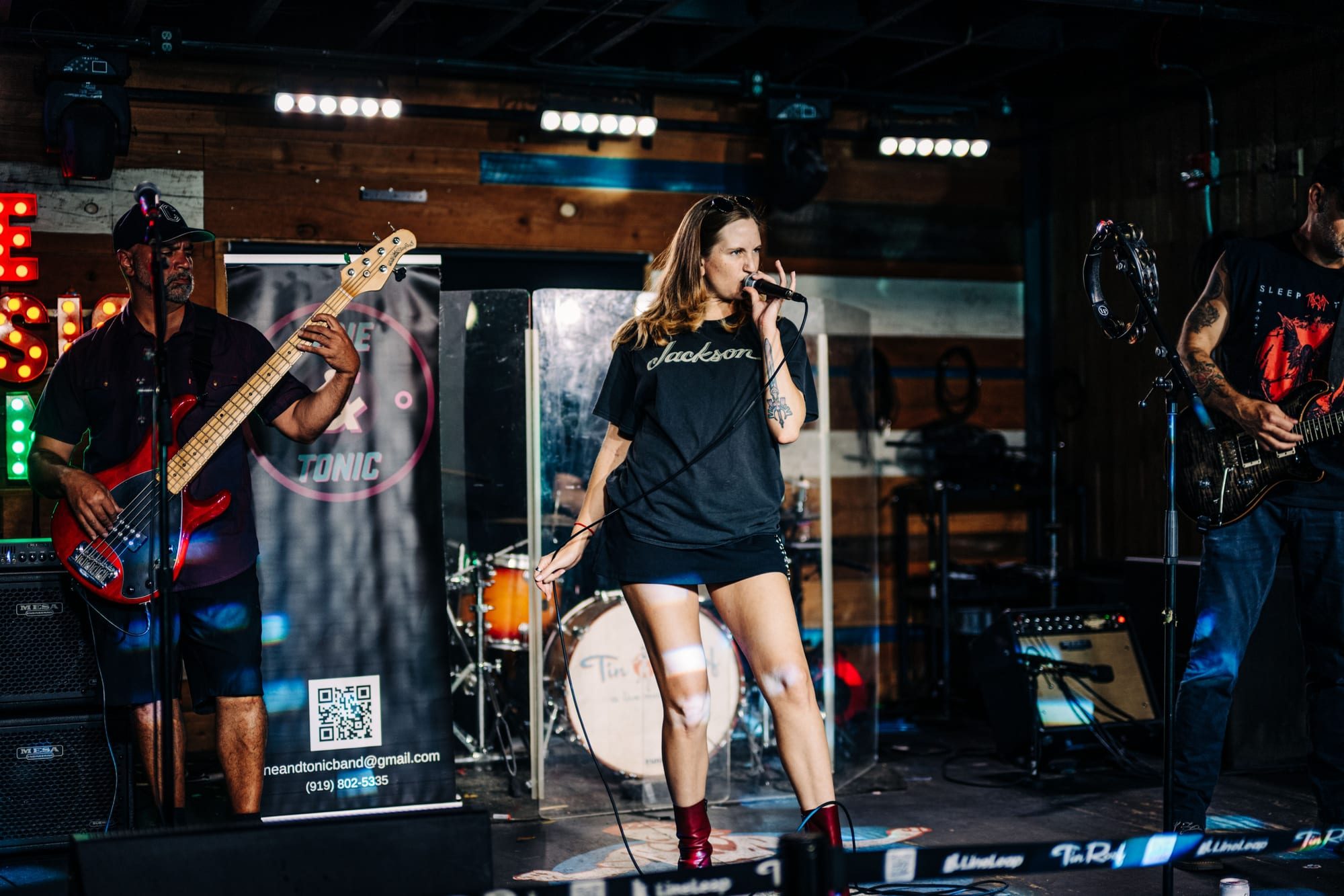 Jane and Tonic — Tin Roof — photograph 8