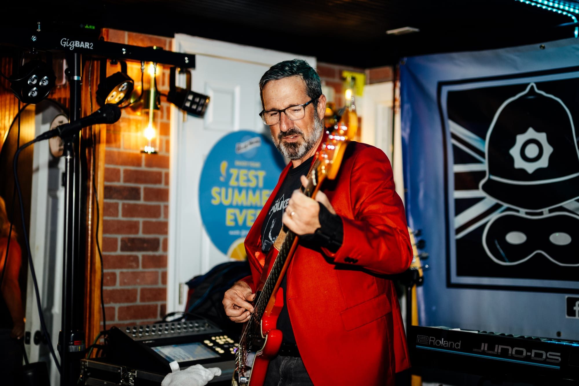 Police and Thieves — Backyard Bar — photograph 4